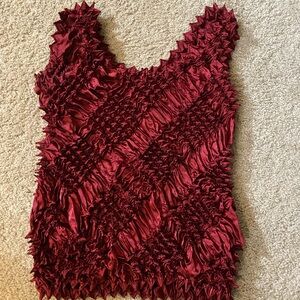Bubble style tank top   Dark red to marune color